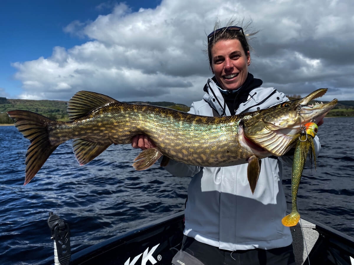 BlackBug Beetle 21cm/85gr White Furry