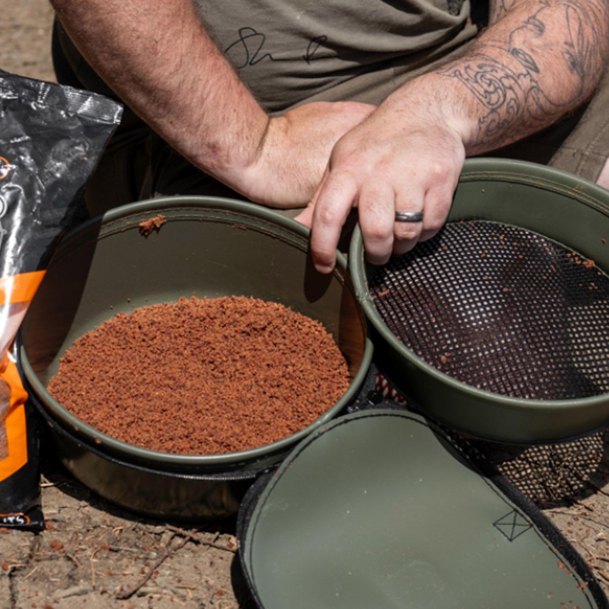 Eva Solid Groundbait Bowl and Riddle