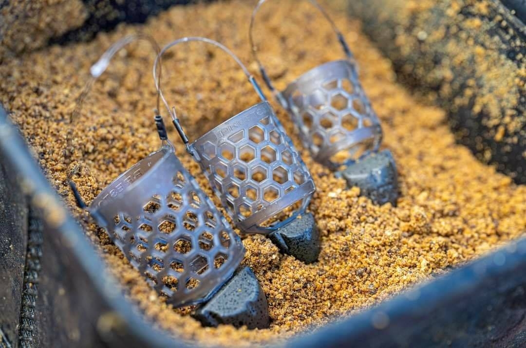 Hexmesh Plastic Bullet feeder