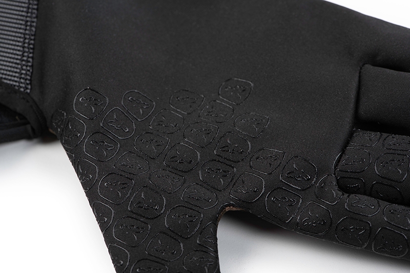 Camo Thermal Gloves Medium