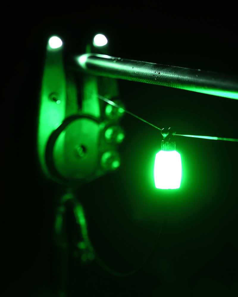 Black Label Dinky Halo Bobbin Rood