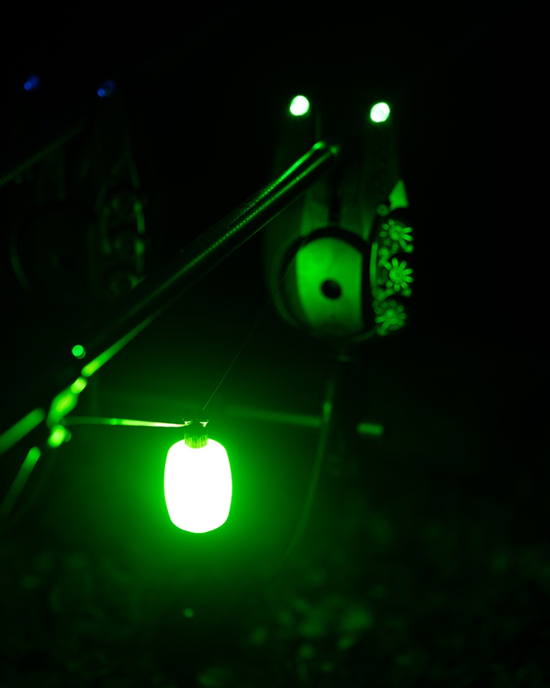 Black Label Dumpy Halo Bobbin Rood