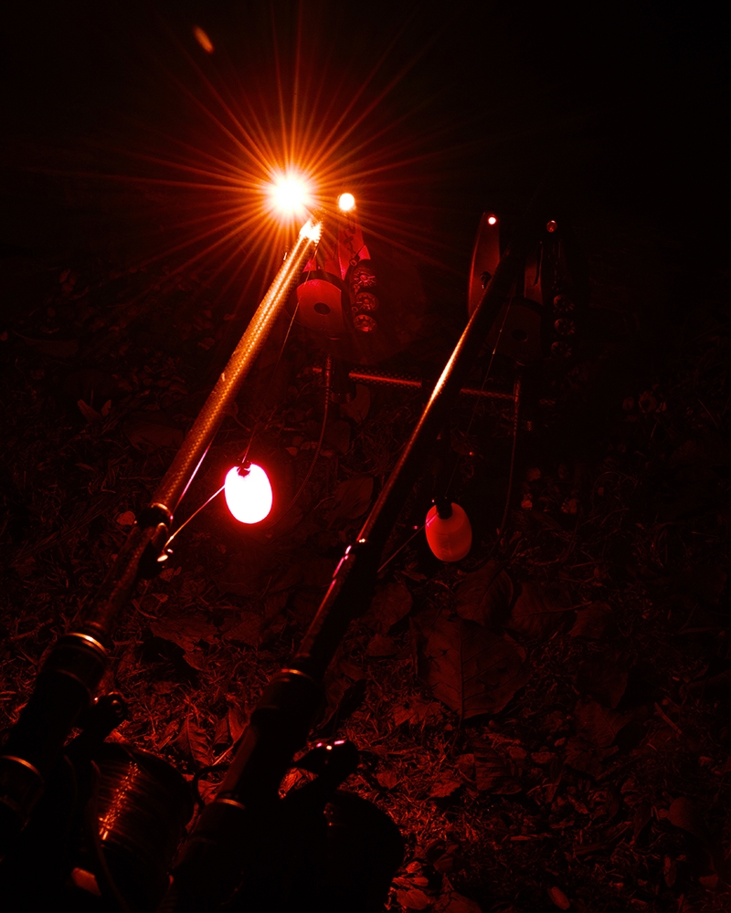 Black Label Dumpy Halo Bobbin Rood